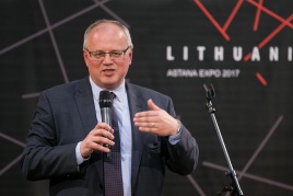 Parodą „Infrastruktūrinė poetika“ liepos 25 dieną atidarė Lietuvos paviljono EXPO komisaras Romas Jankauskas Parodą „Infrastruktūrinė poetika“ liepos 25 dieną atidarė Lietuvos paviljono EXPO komisaras Romas Jankauskas