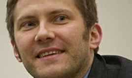 Zenekos nuotraukoje: Virginijus Savukynas Zenekos nuotraukoje: Virginijus Savukynas