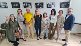 Atsinaujinusi Lietuvos žurnalistų sąjungos Vilniaus skyriaus valdyba. Dainiaus Radzevičiaus nuotrauka Atsinaujinusi Lietuvos žurnalistų sąjungos Vilniaus skyriaus valdyba. Dainiaus Radzevičiaus nuotrauka