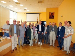 R. Duchnevičius (centre) su žurnalistais. Povilo Šimkavičiaus nuotrauka