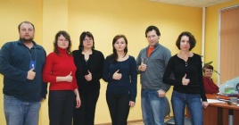 2007 m. savaitraščio redakcijoje dirbo net aštuoni kūrybingi žmonės: Andrius Tverijonas, Jolanta Šidlauskienė, Gitana Zubienė, Modesta Jurgaitytė, Gintautas Plungė, Oksana Laurutytė, Dalia Kulikauskienė. Re­dakcijai vadovavo Jūratė Sobutienė