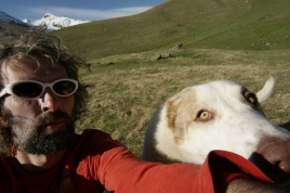 Mariaus Abramavičiaus nuotraukoje: keliaujantis knygos autorius M.Abramavičius Mariaus Abramavičiaus nuotraukoje: keliaujantis knygos autorius M.Abramavičius