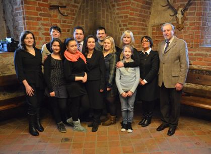Knygos autoriaus Romualdo Lanko vaikai ir anūkai, žurnalistė Sigita Nemeikaitė ir Klaipėdos irklavimo centro direktorius Liudvikas Mileška (Karolinos Narkevič nuotr.).