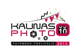 Dešimtojo fotomeno festivalio KAUNAS PHOTO plakatas Dešimtojo fotomeno festivalio KAUNAS PHOTO plakatas