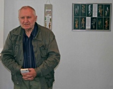 Parodos autorius kraštietis Zinas Kazėnas pasakojo apie vaikystę Pasvalyje ir betarpiškai bendravo su parodos uždarymo dalyviais Parodos autorius kraštietis Zinas Kazėnas pasakojo apie vaikystę Pasvalyje ir betarpiškai bendravo su parodos uždarymo dalyviais