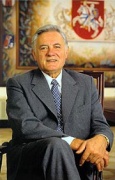 Nežinomo autoriaus nuotraukoje: Prezidentas Valdas Adamkus Nežinomo autoriaus nuotraukoje: Prezidentas Valdas Adamkus
