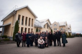 Žurnalistai Jehovos liudytojų bendruomenės centre