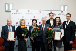 Žurnalistai Adolfas Drungilas, Aurelija Arlauskienė, Audronė Šopagaitė, Selemonas Paltanavičius, Dainius Radzevičius, Inga Labutytė ir aplinkos viceministras Linas Jonauskas. Aplinkos ministerijos (BFL) nuotrauka