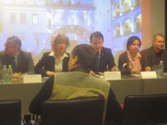Spaudos konferencijoje. P. S. Krivicko nuotruaka Spaudos konferencijoje. P. S. Krivicko nuotruaka