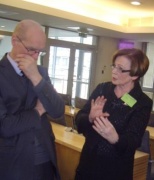Diskutuojama ir po oficialios diskusijos: LR Seimo Švietimo, kultūros ir mokslo komiteto biuro vedėjas Kęstutis Kaminskas ir Lietuvių kalbos instituto Kalbos istorijos ir dialektologijos skyriaus vadovė prof. dr. Danguolė Mikulėnienė. A.Kairio nuotr Diskutuojama ir po oficialios diskusijos: LR Seimo Švietimo, kultūros ir mokslo komiteto biuro vedėjas Kęstutis Kaminskas ir Lietuvių kalbos instituto Kalbos istorijos ir dialektologijos skyriaus vadovė prof. dr. Danguolė Mikulėnienė. A.Kairio nuotr