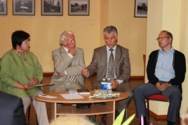 Iš kairės: V. Morkūnaitė, J. Usinavičius, J. Jarutis ir G. Šuminas