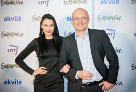 Arūnas Valinskas ir Simona Nainė Arūnas Valinskas ir Simona Nainė