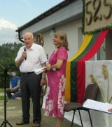 J. Laurinavičius ir O. Virginavičienė per knygos „Dusmenų bažnyčia“ sutiktuves J. Laurinavičius ir O. Virginavičienė per knygos „Dusmenų bažnyčia“ sutiktuves